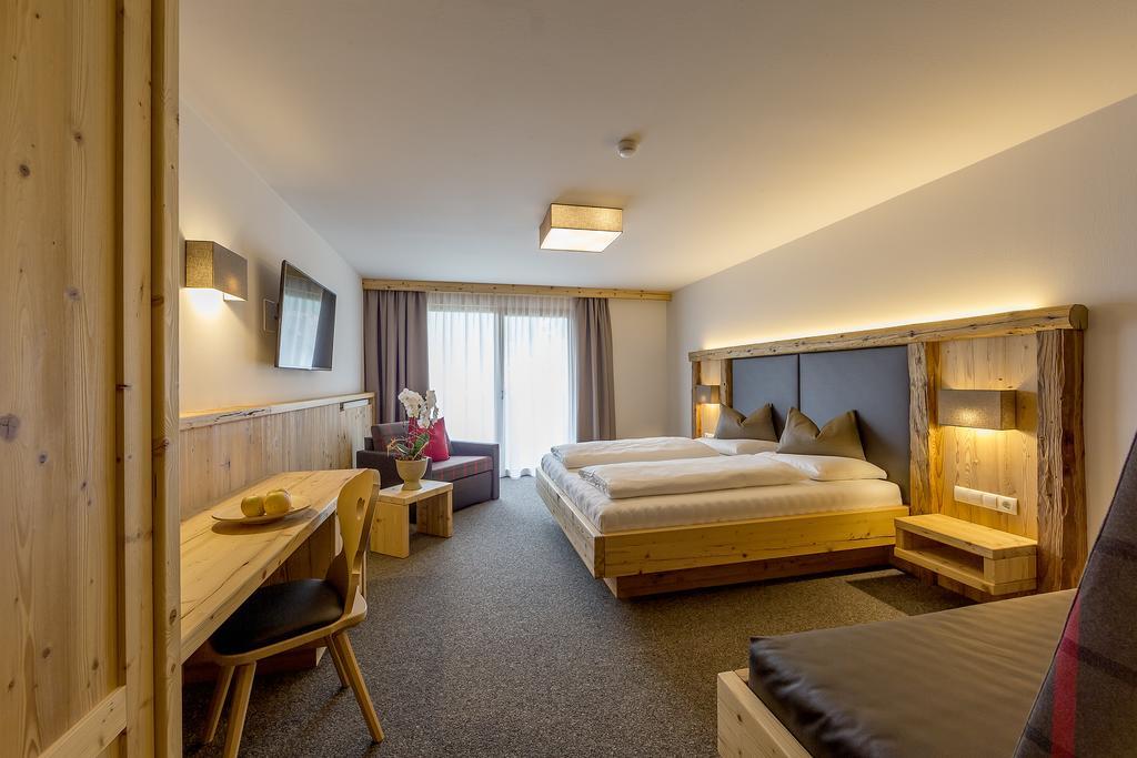 Hotel Anewandter Brunico Quarto foto